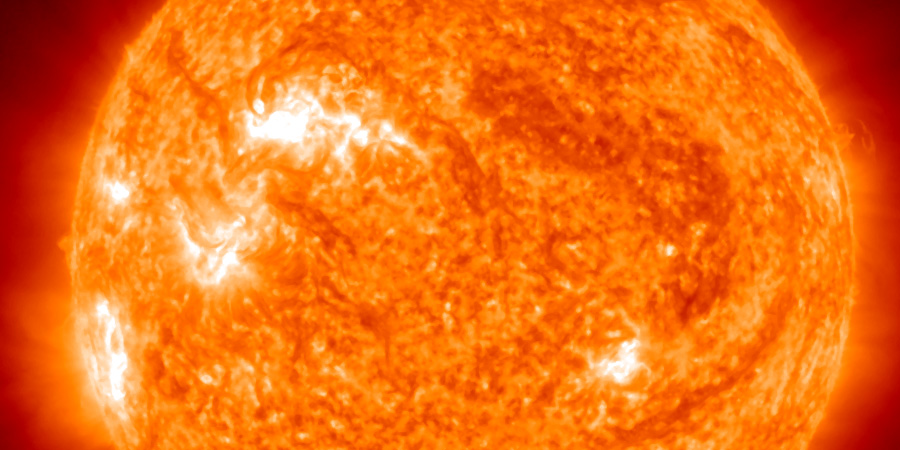 Przygotujcie aparaty! 📸 Potrójny huragan ze Słońca zmierza prosto na nas!